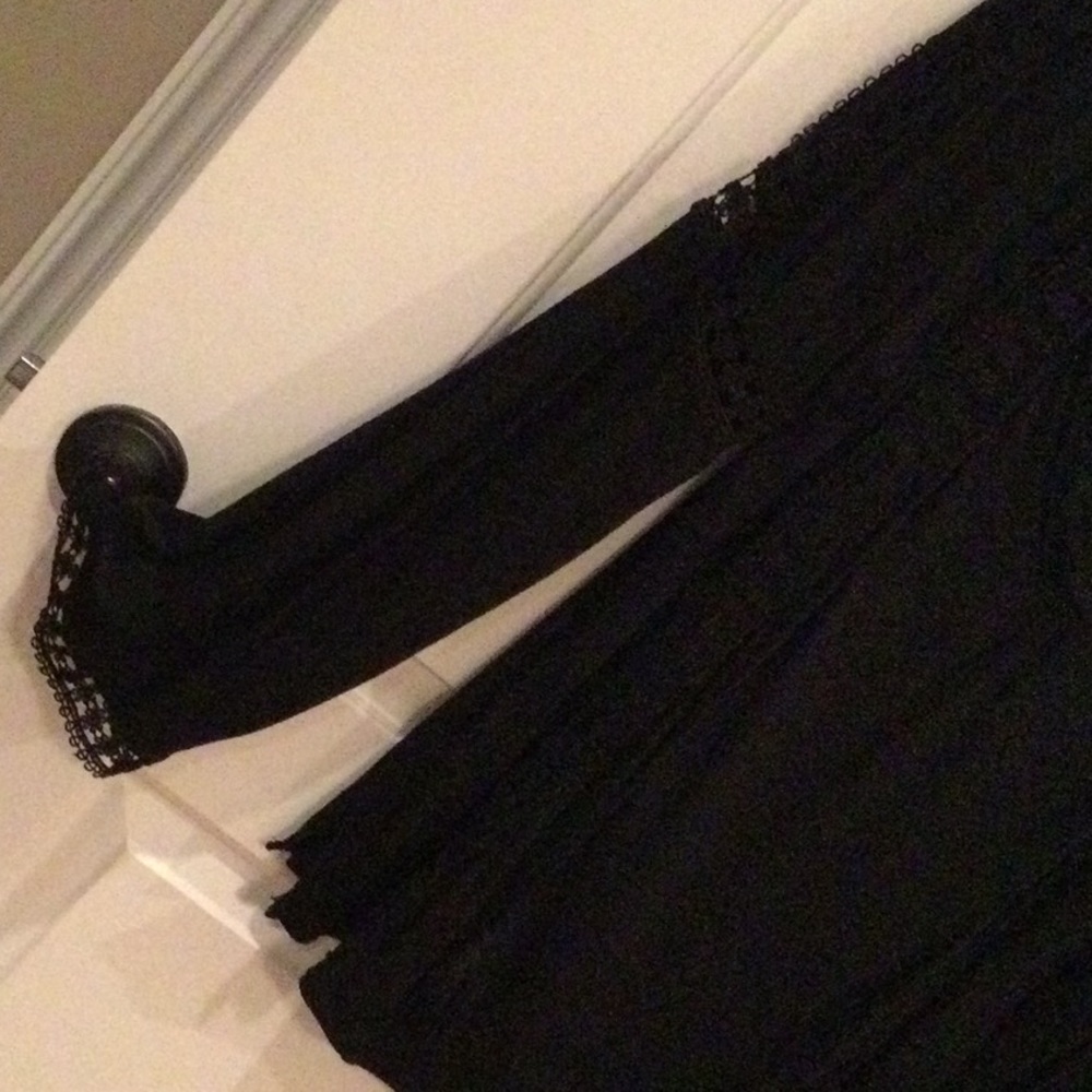 WHBM *B2G1F* long sleeve tee with boho vibe - Picture 8 of 9